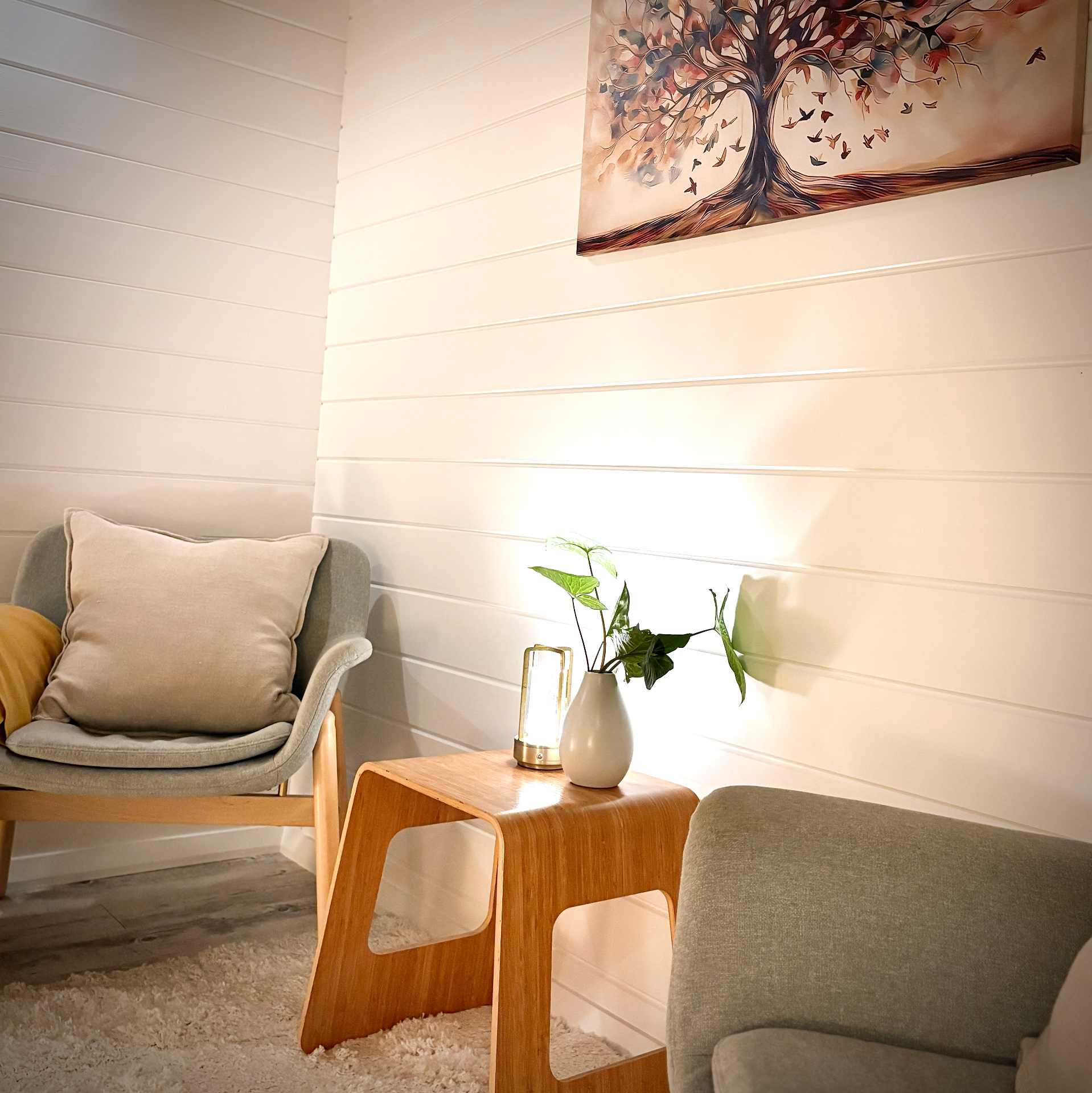 Cabin corner seating with side table